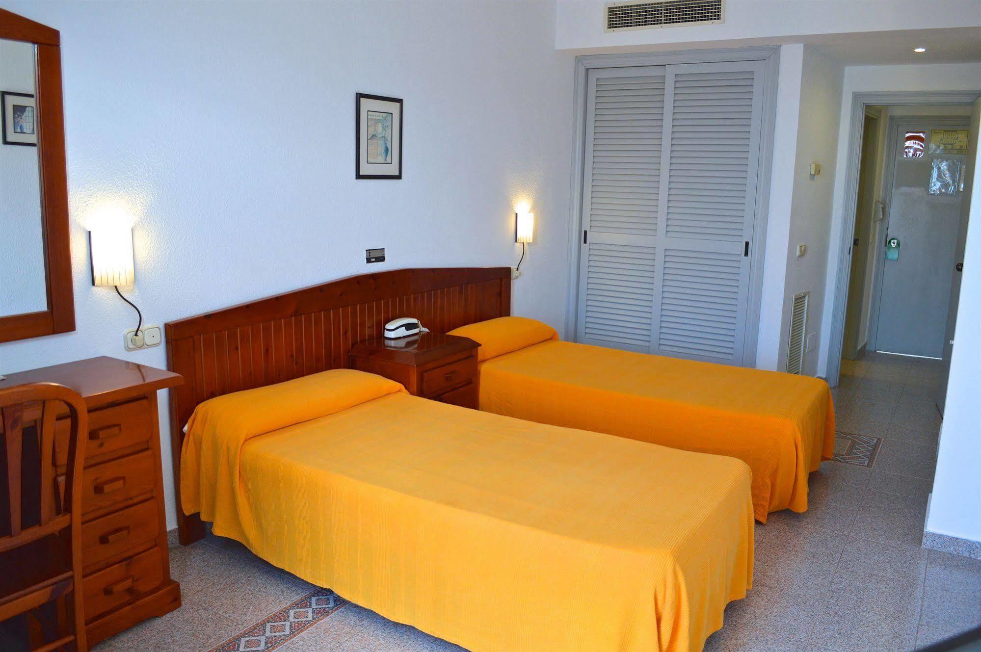 Hostal Molins Park Ibiza Town Ngoại thất bức ảnh