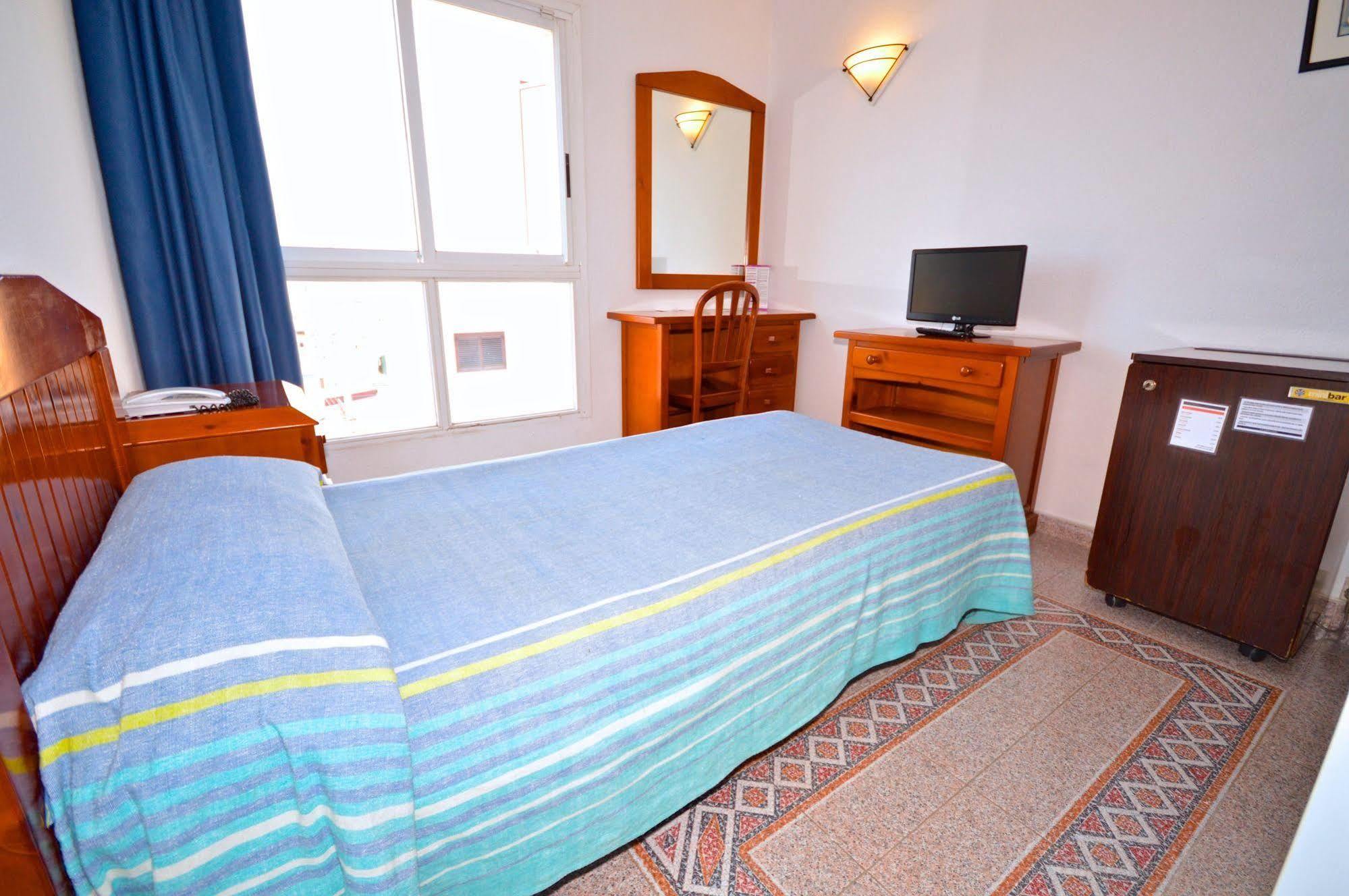 Hostal Molins Park Ibiza Town Ngoại thất bức ảnh