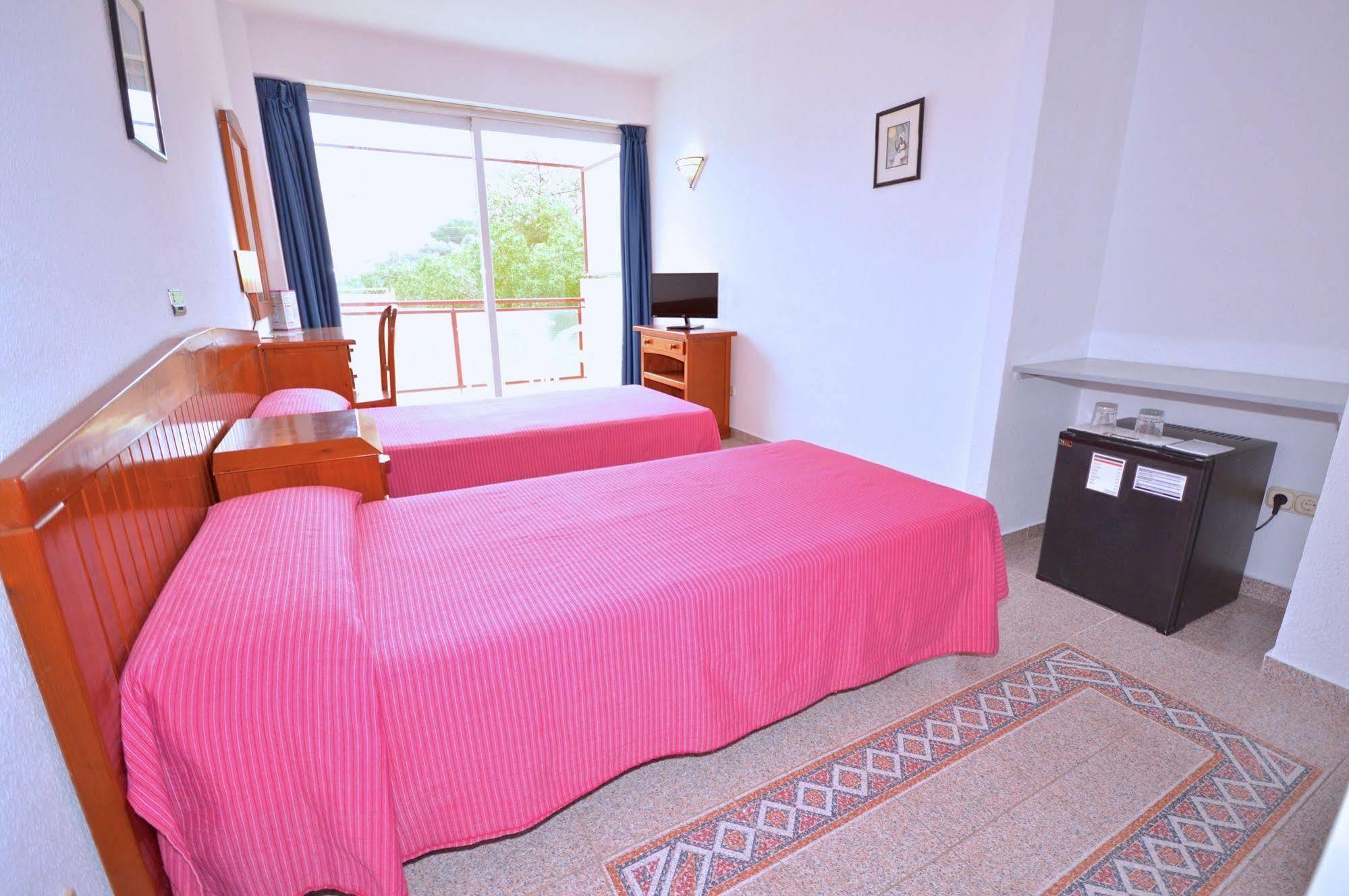 Hostal Molins Park Ibiza Town Ngoại thất bức ảnh